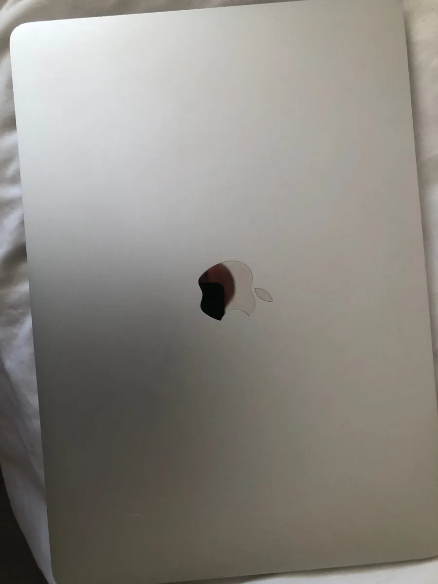 MacBook Air - Image 4