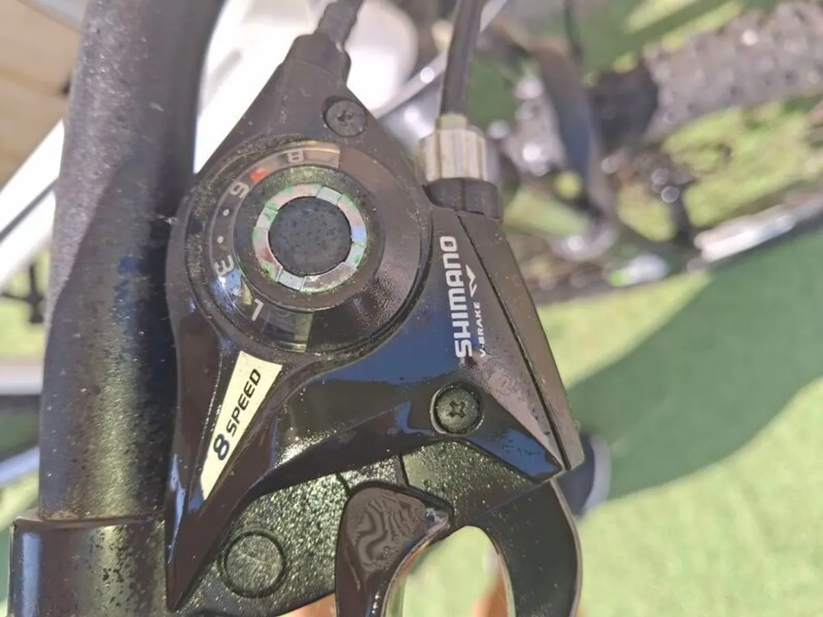 carrera 6061 t6 road bike - Image 3