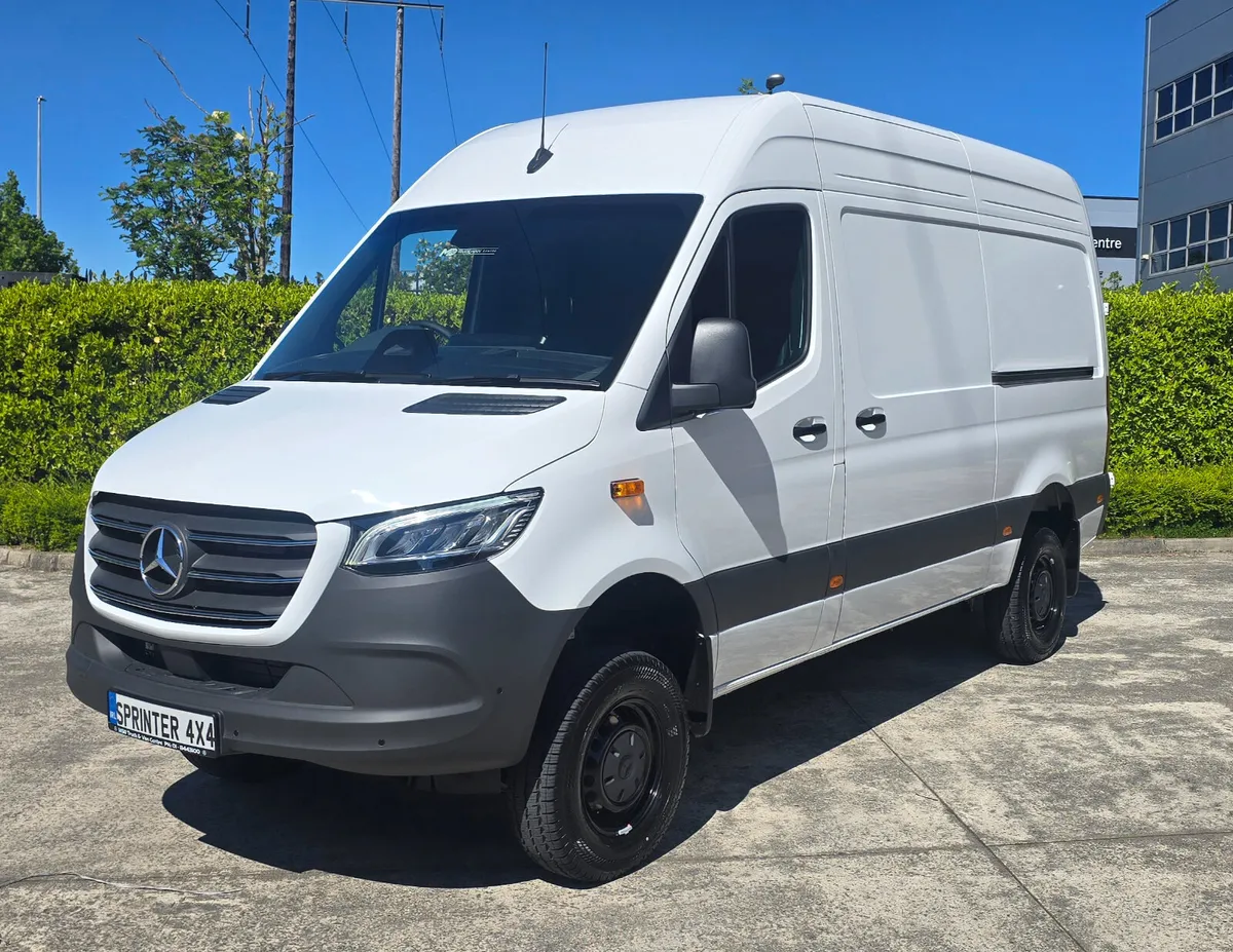 In stock 4x4 Sprinter 319/36 Select Auto - Image 3