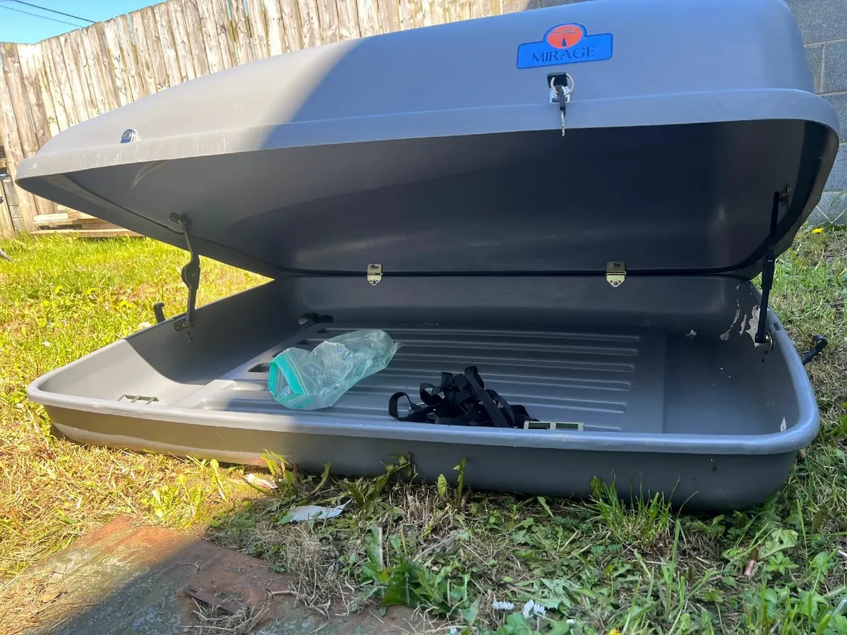 Roof Box - Karrite Mirage 450 -large black roof bo - Image 1