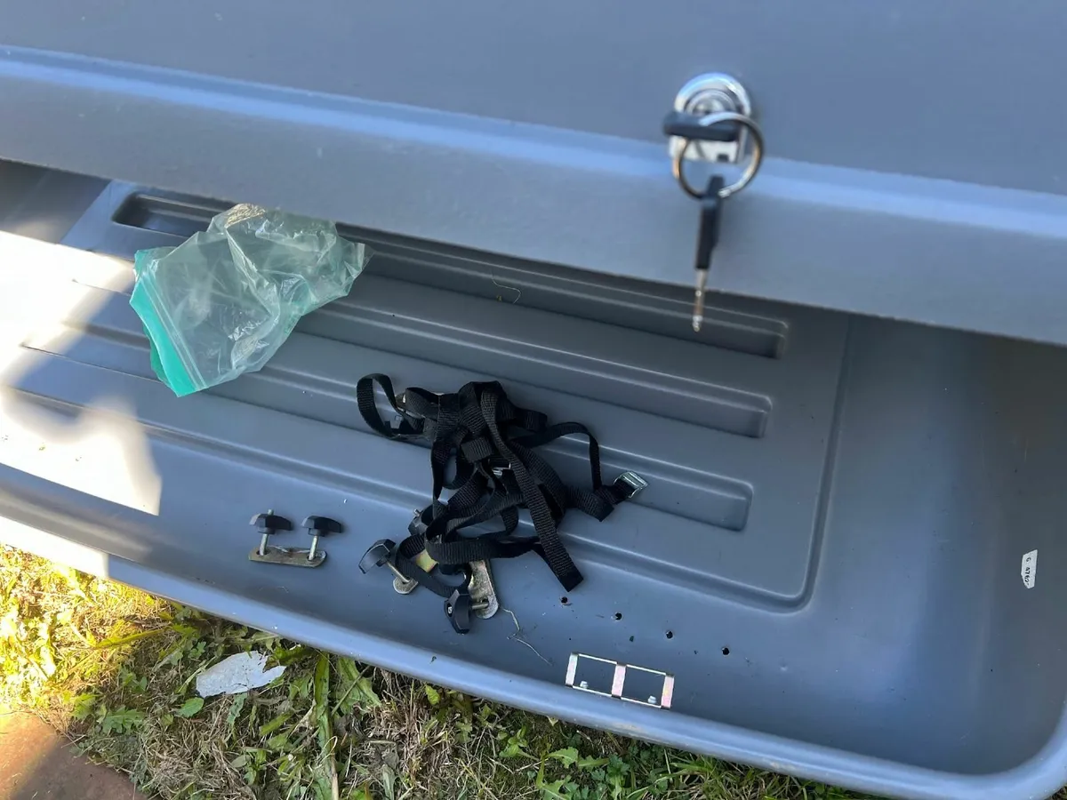 Roof Box - Karrite Mirage 450 -large black roof bo - Image 2