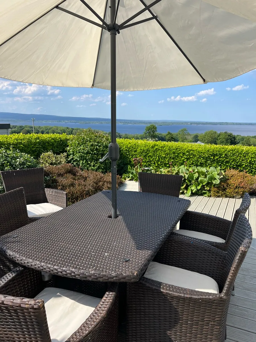 Garden table and chairs - Image 1