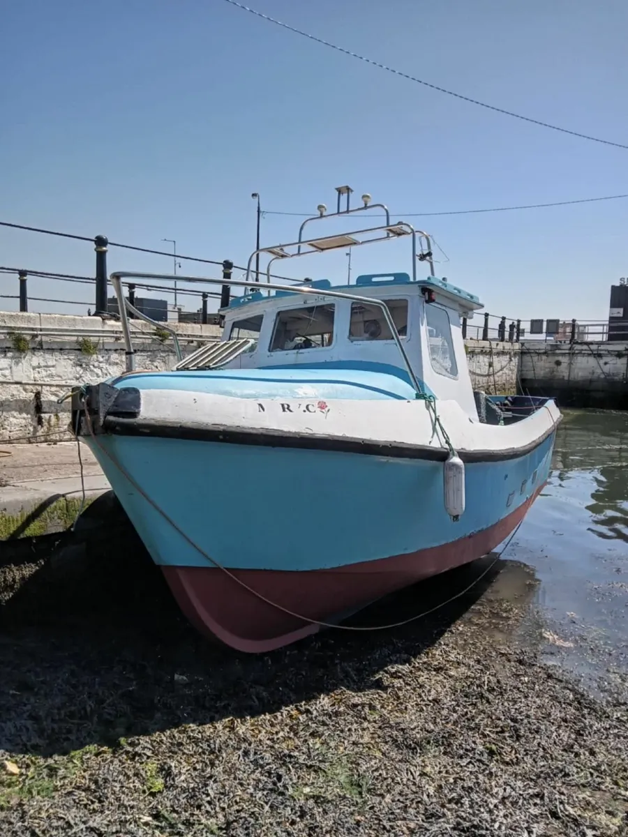 23 ft Strong, Fibreglass, Well Built Boat - Image 3