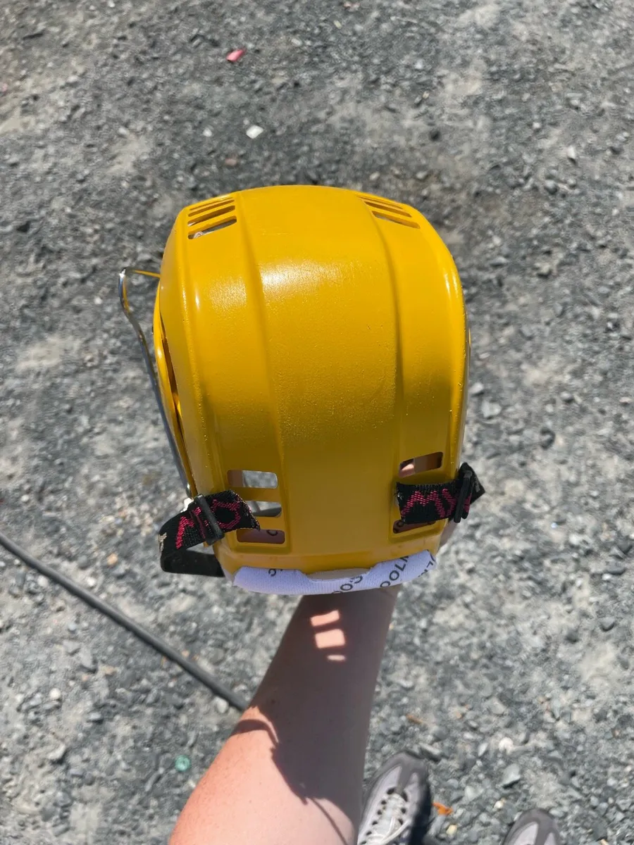 Gola helmet - Image 4