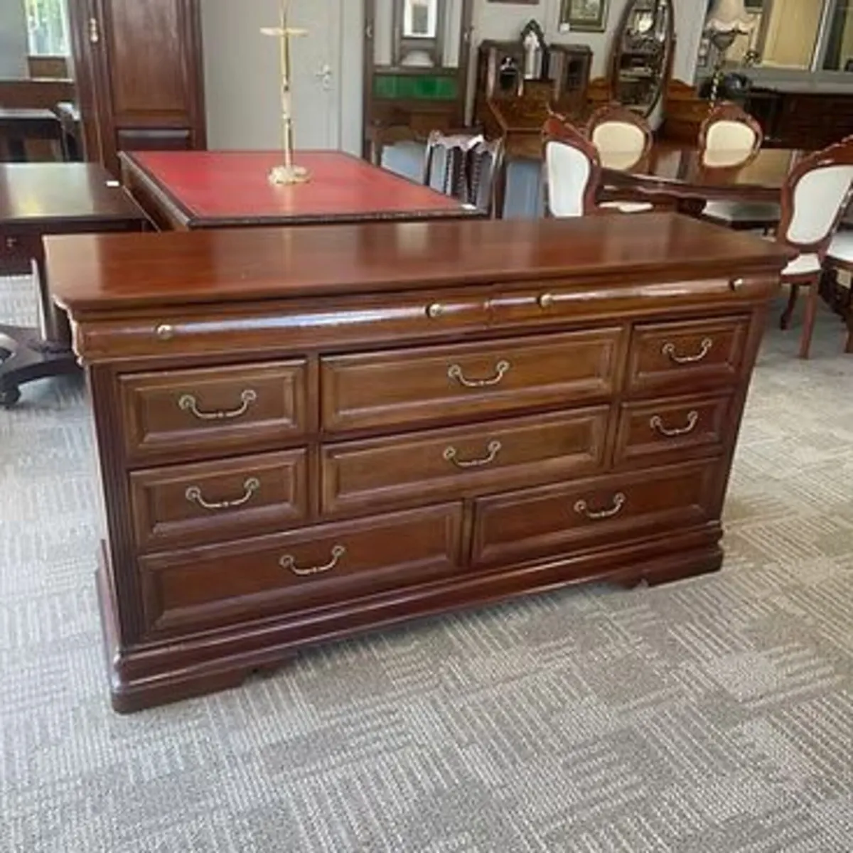 Fabulous mahogany 10 drawer chest of drawers