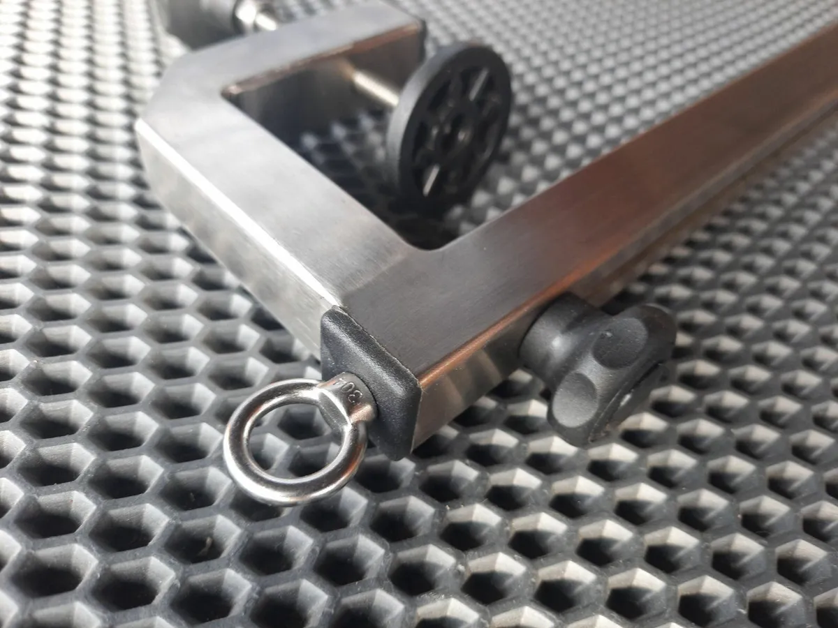 Transducer mount for large transducers - Image 1