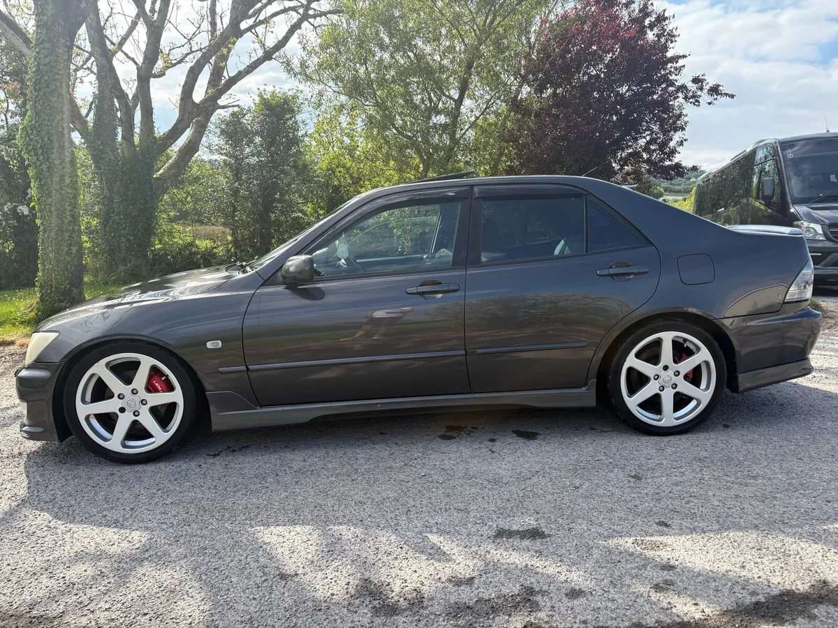 2003 LEXUS IS - Image 2