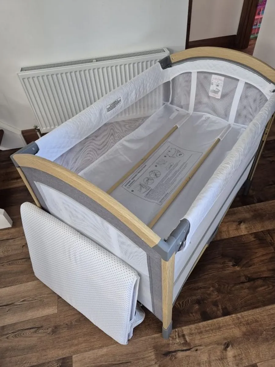 Travel Cot - Image 2