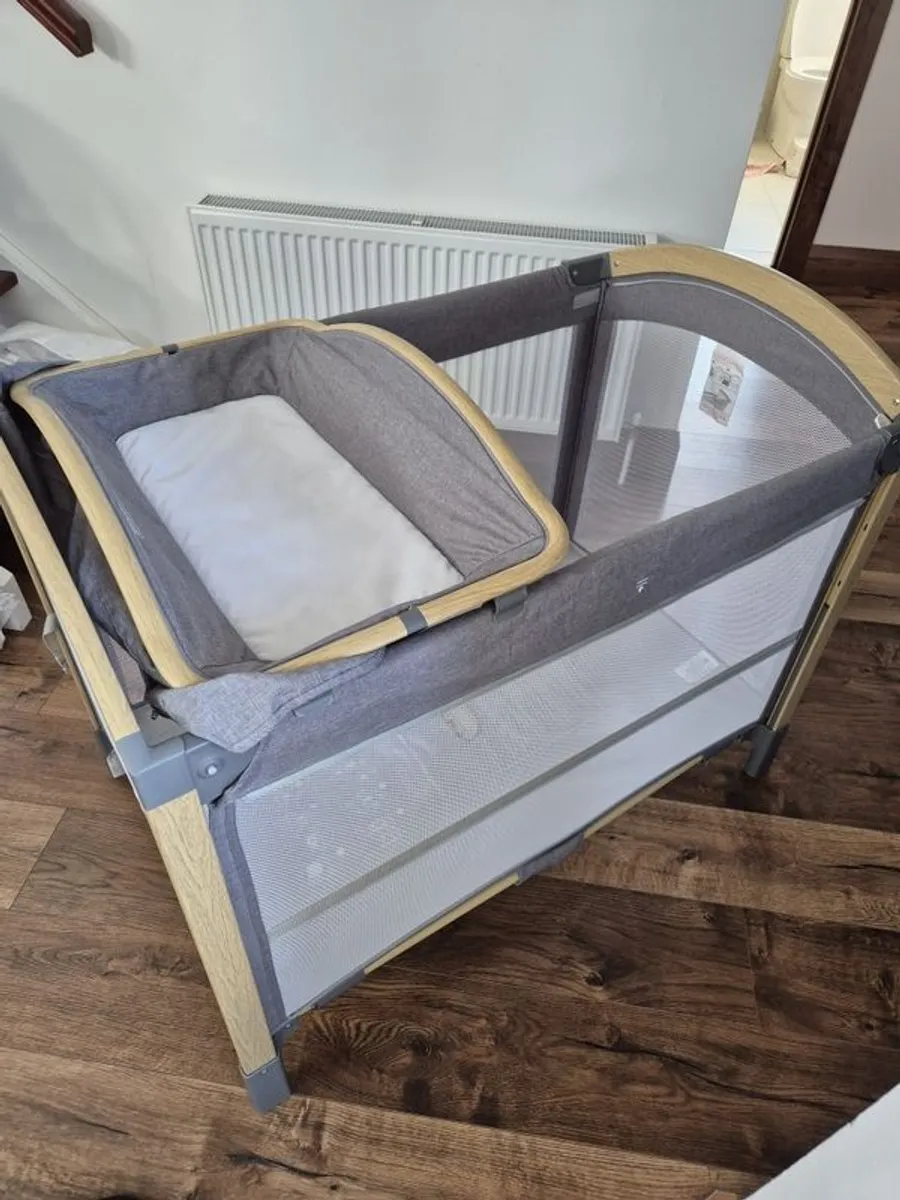 Travel Cot - Image 4