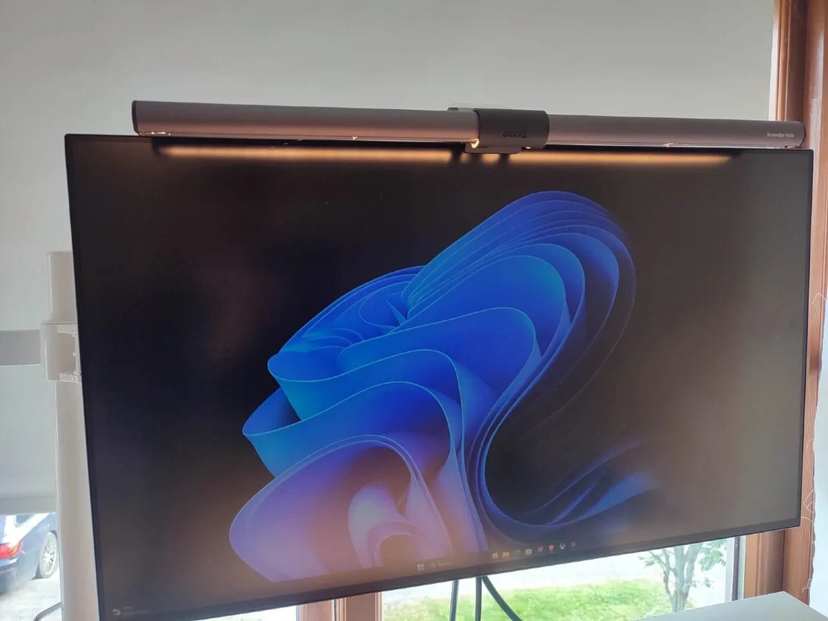 Monitor 27” - Image 2