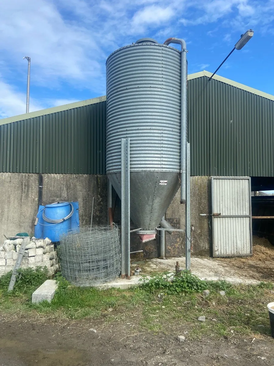 Meal bin - Image 1