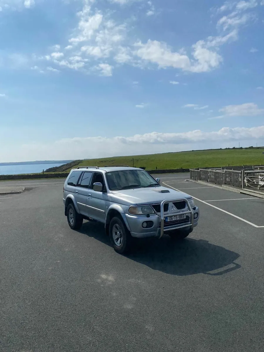 Mitsubishi Pajero 2006 Commercial 5 seater - Image 2