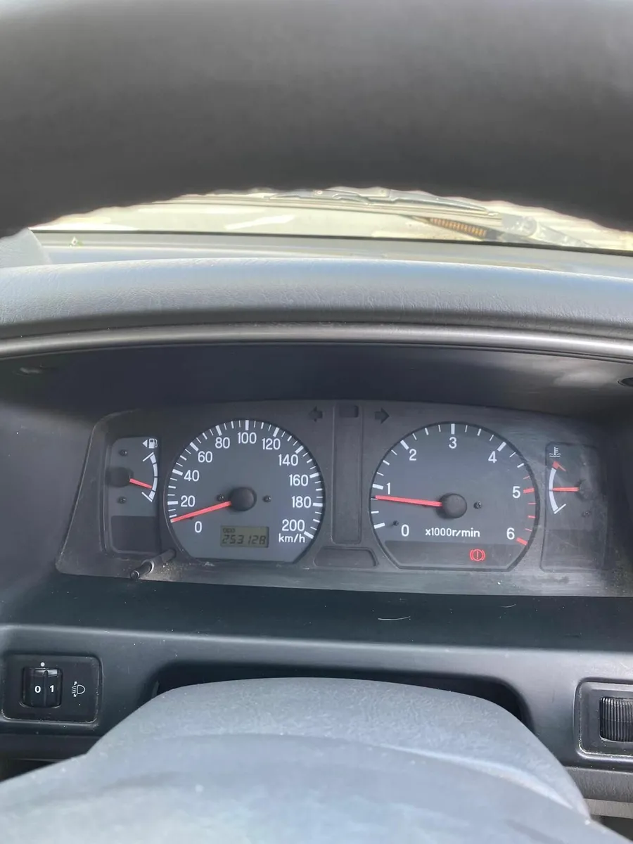Mitsubishi Pajero 2006 Commercial 5 seater - Image 3