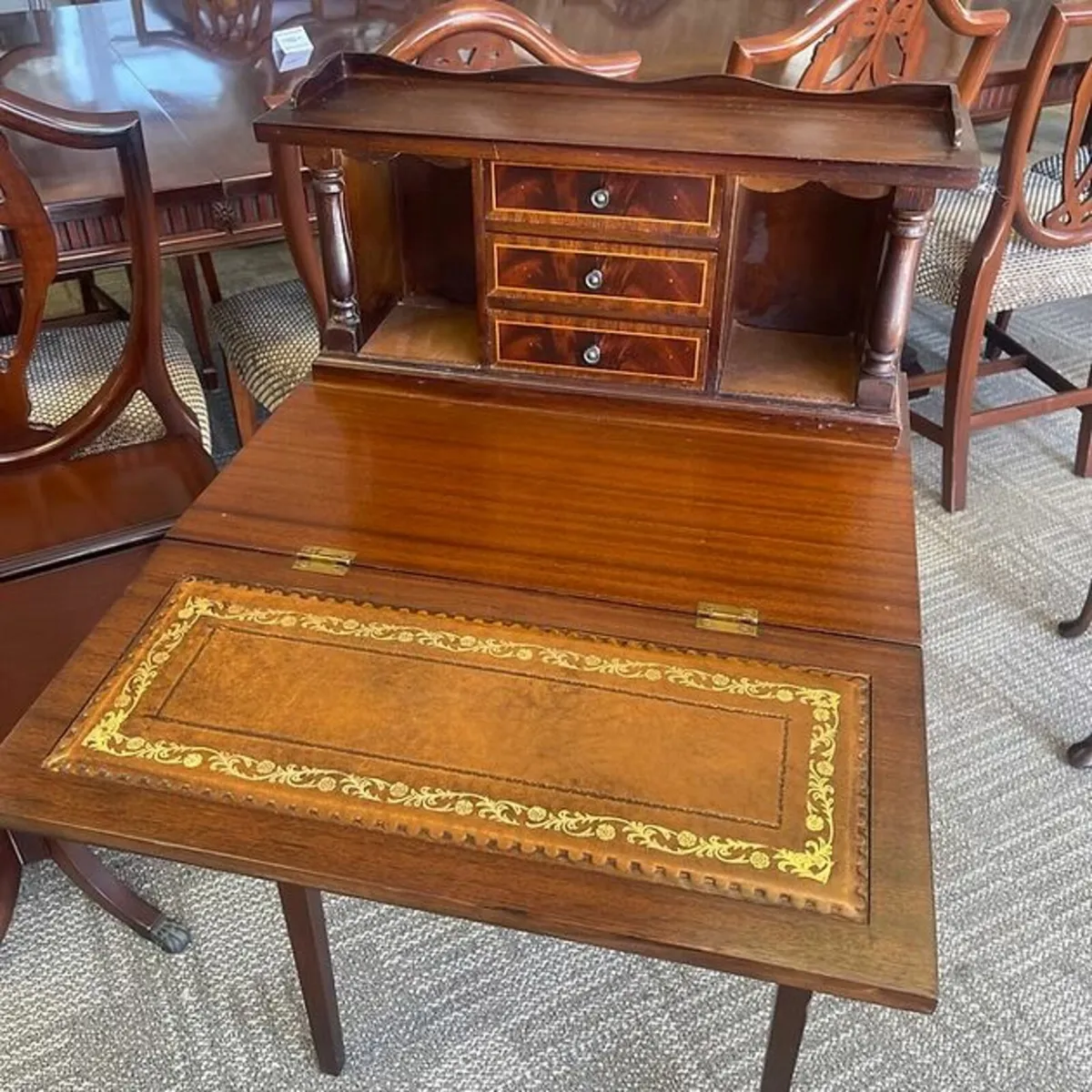 Beautiful mahogany ladies writing tan top table. T - Image 2