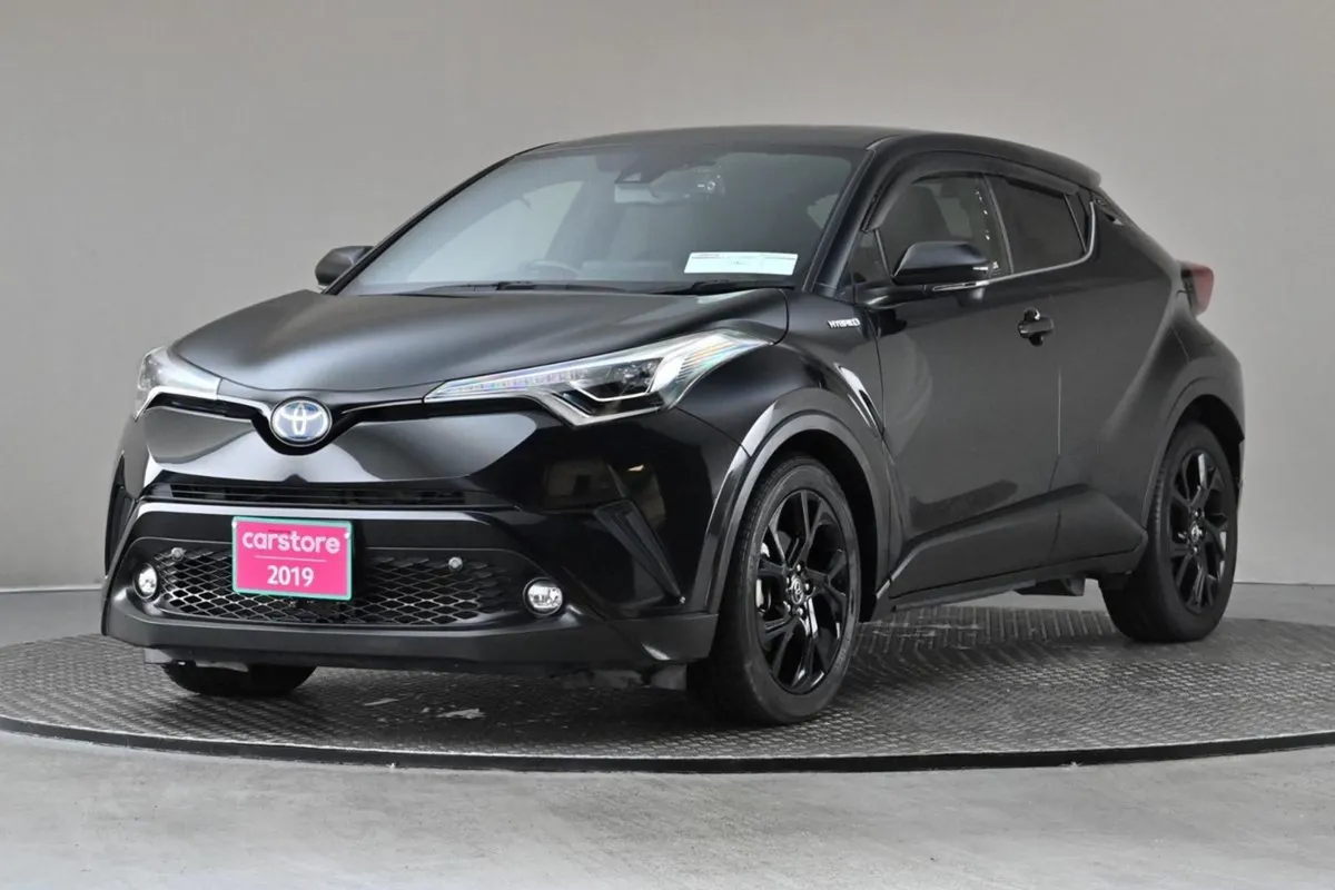Toyota C-HR 1.8 Hybrid  half Leather reverse Cam - Image 3