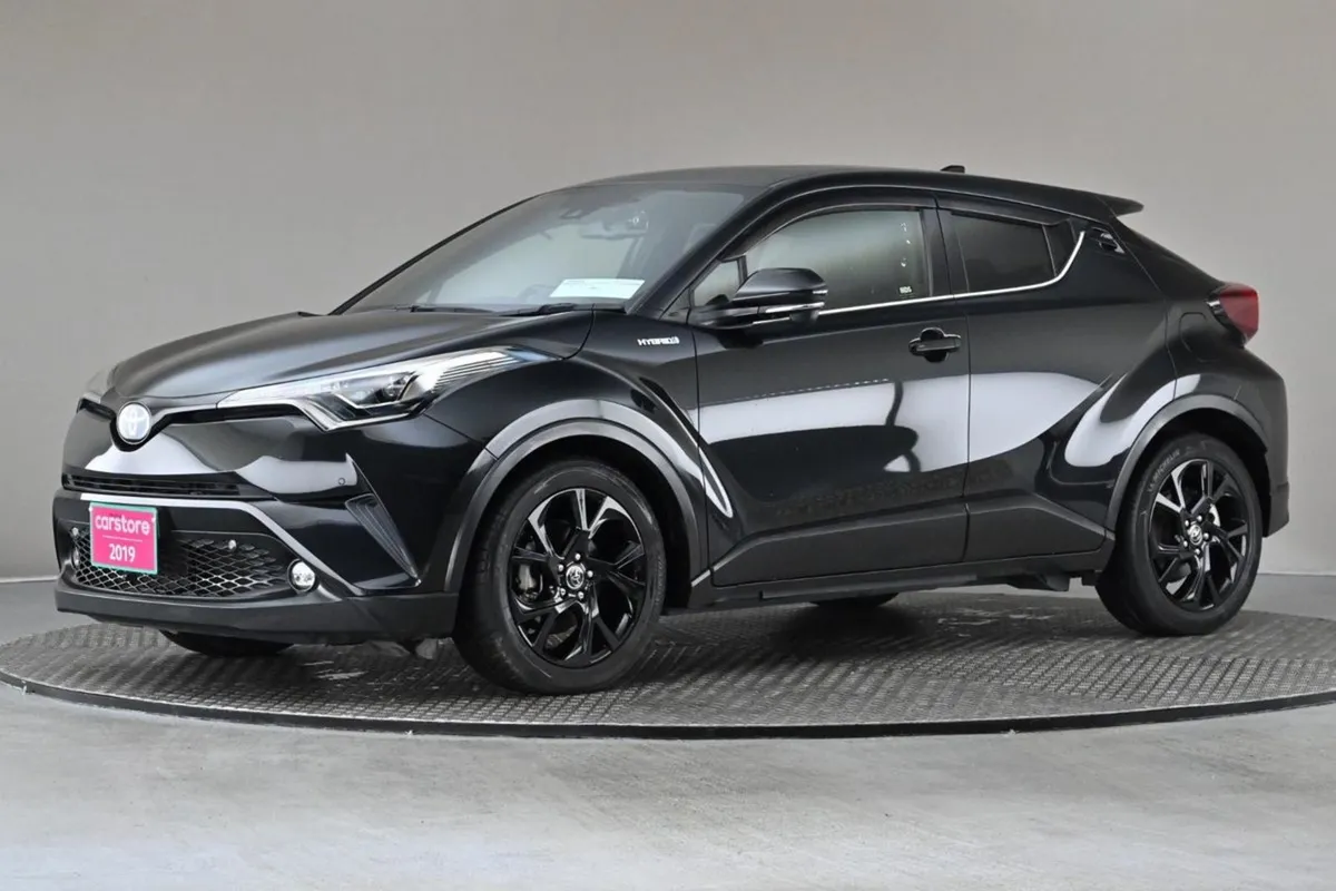 Toyota C-HR 1.8 Hybrid  half Leather reverse Cam - Image 4