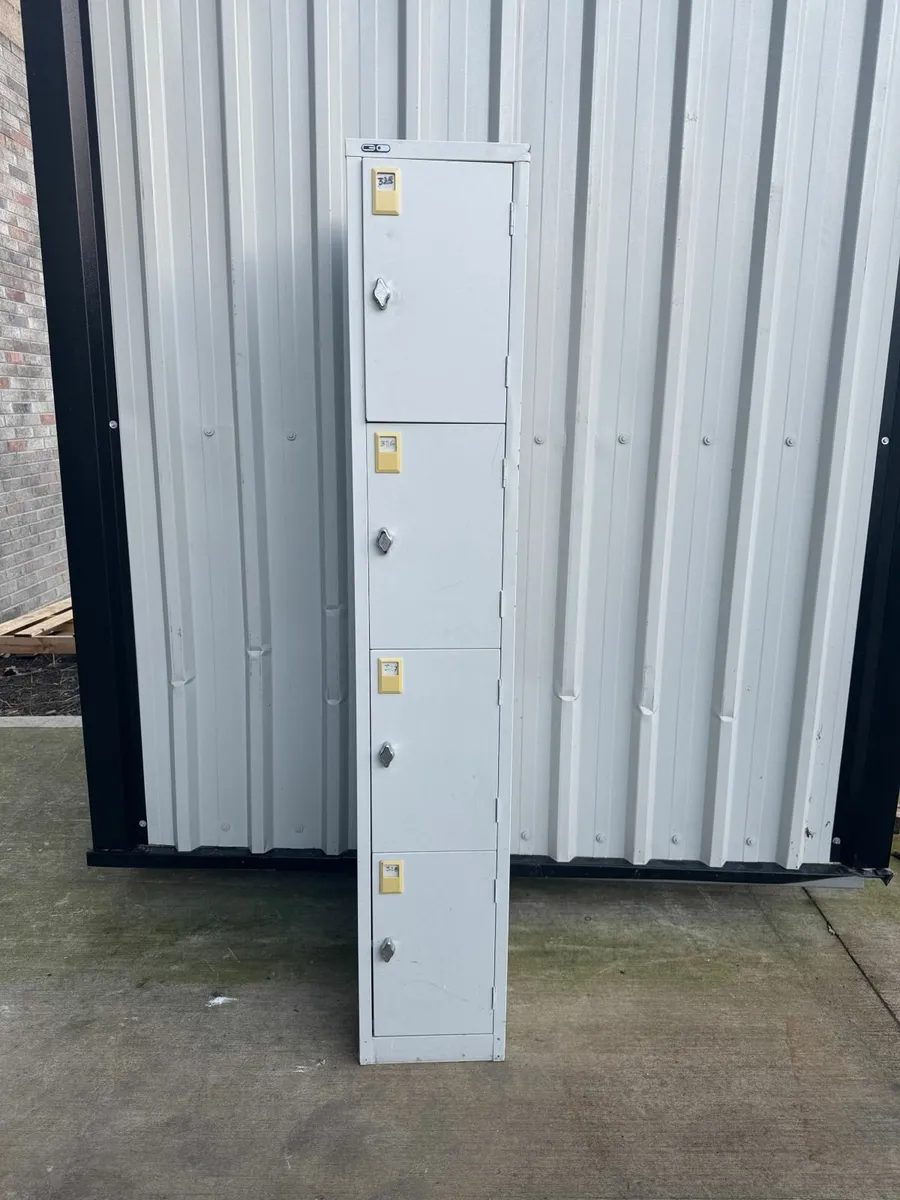 4 door lockers - Image 4