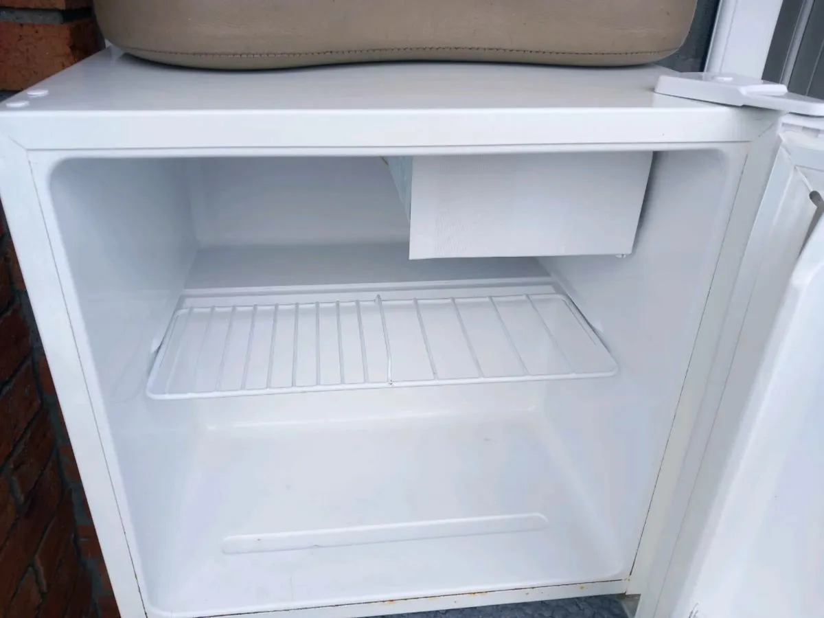 Fridge/freezer - Image 2