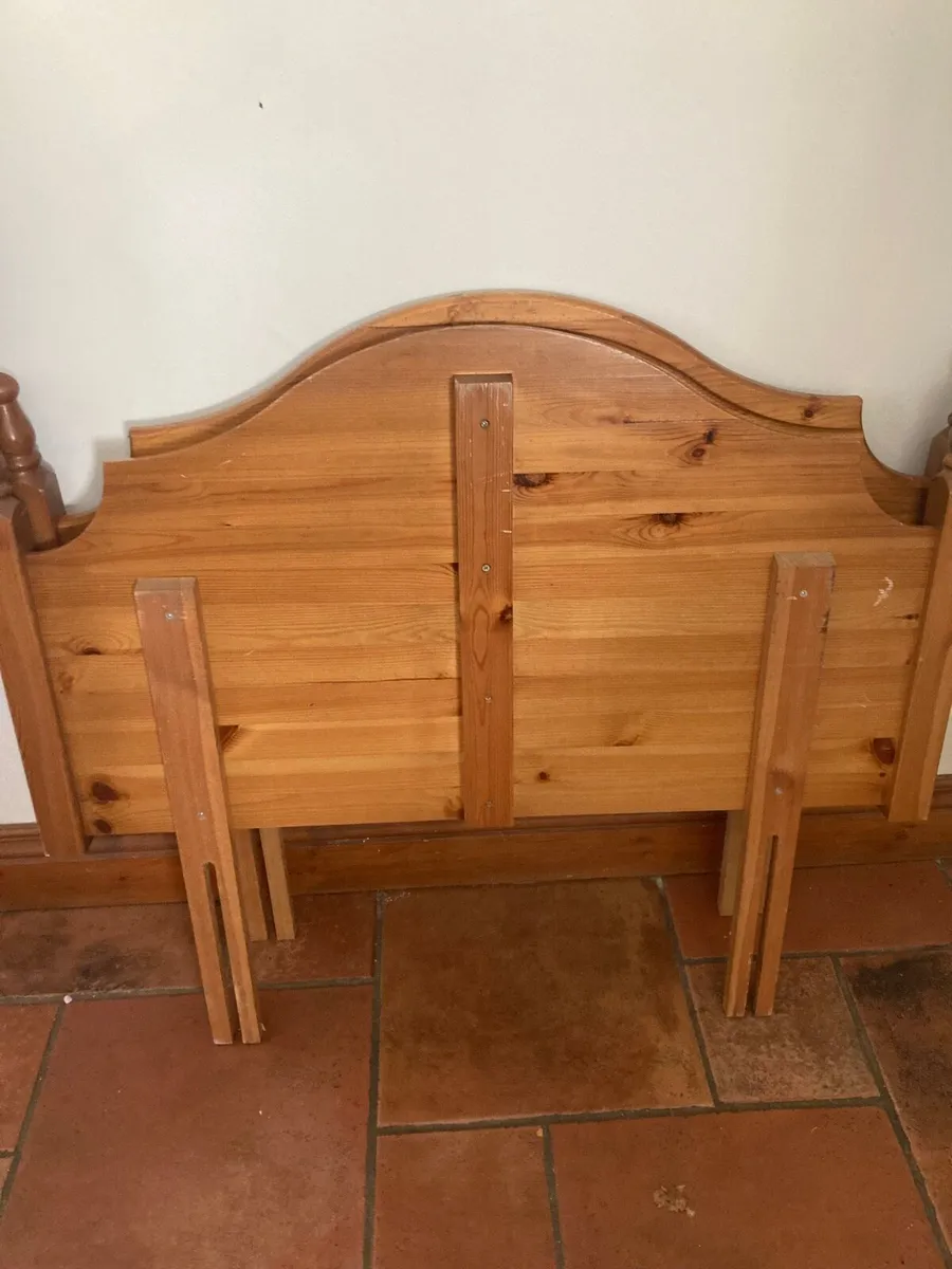 3 single beds - Image 2