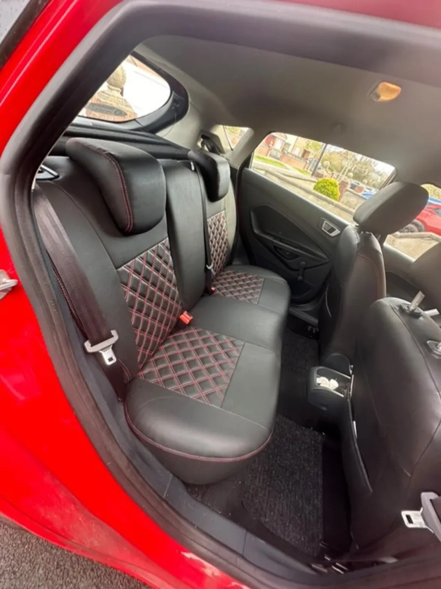 Ford Fiesta 2012 - Image 2