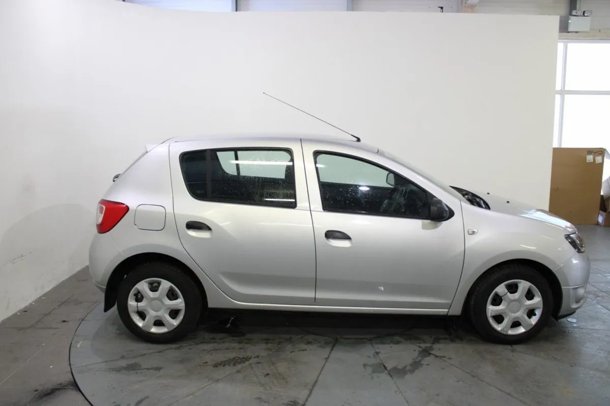 Dacia Sandero 1.2 16V 75 Alternative - Image 4