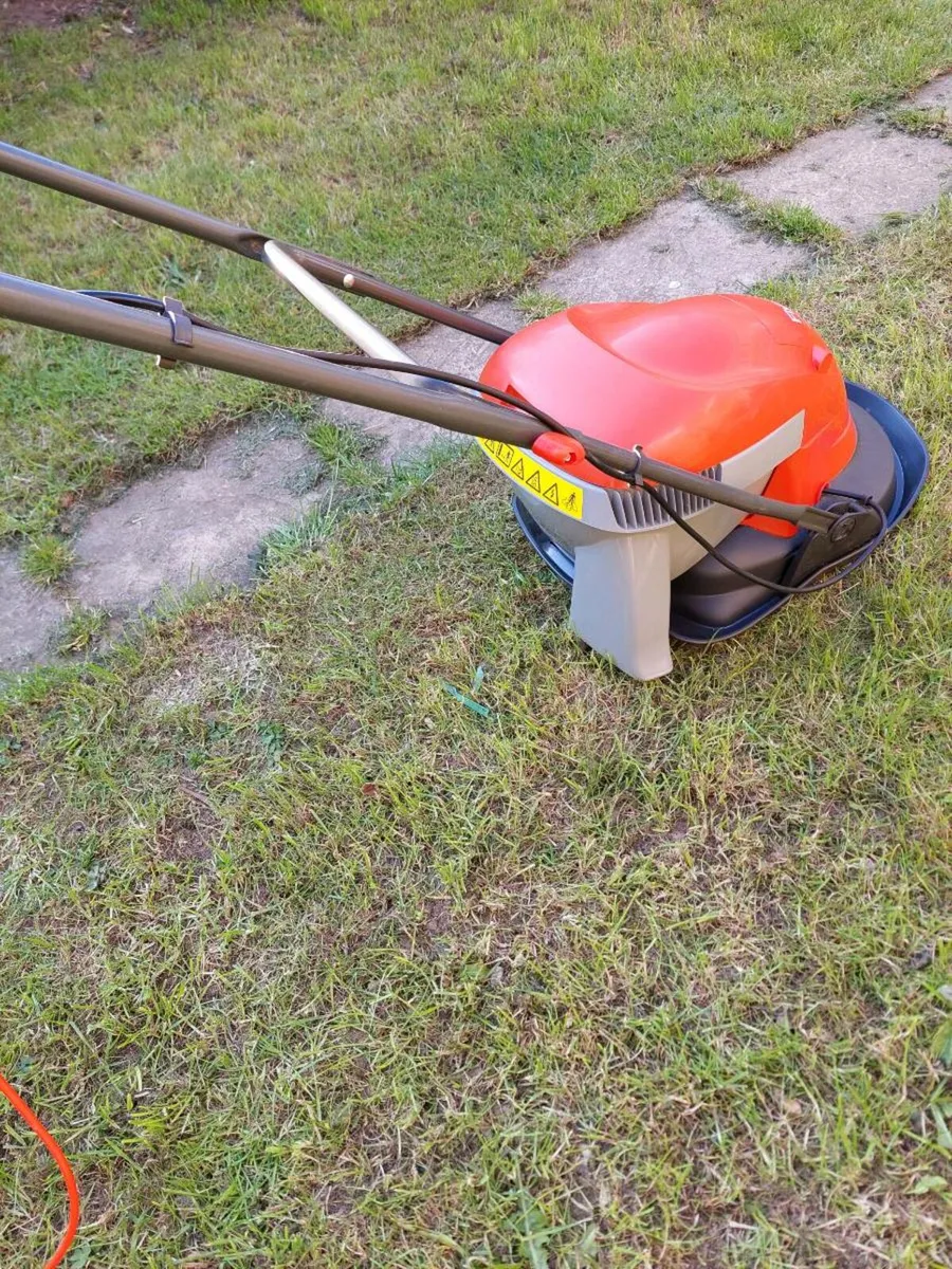 Flymo Electric Lawnmower - Image 4