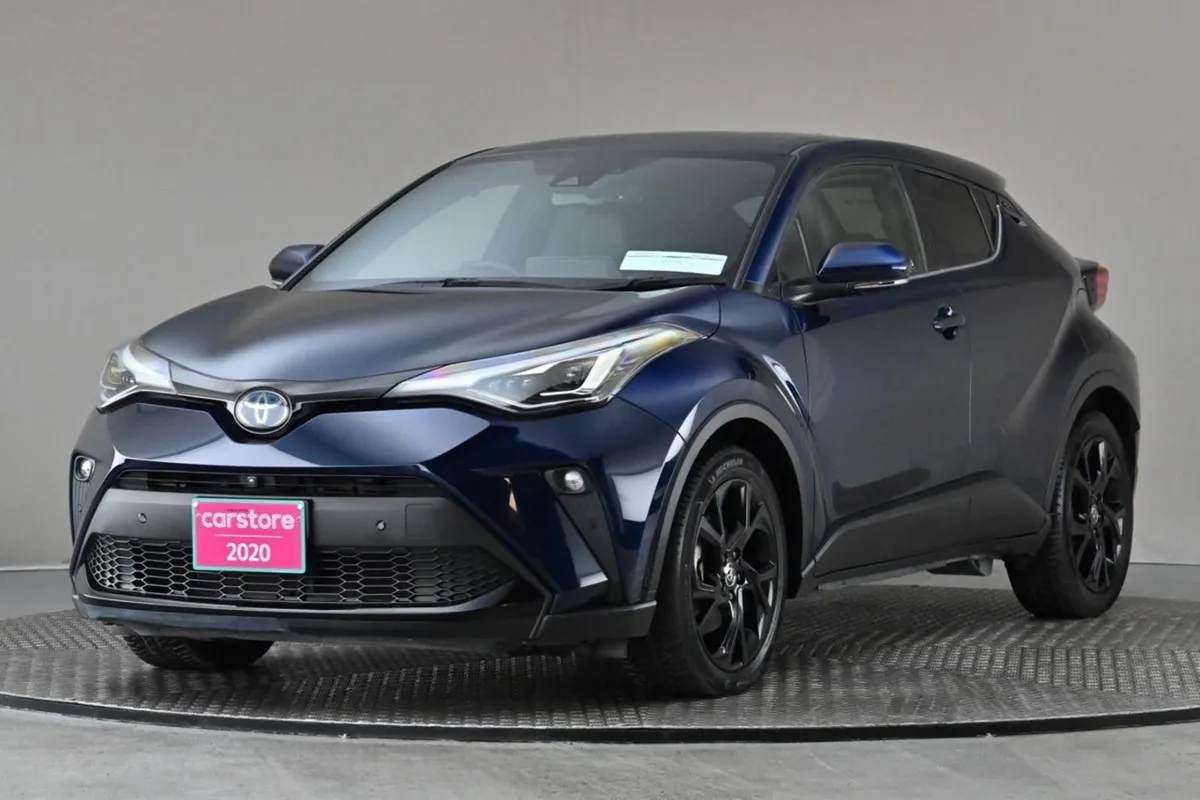 Toyota C-HR 1.8 Hybrid  half Leather 360 Park Cam - Image 3