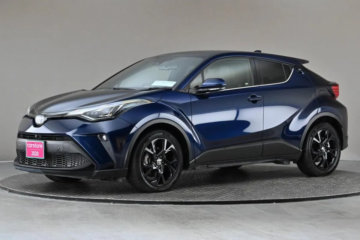 Toyota C-HR 1.8 Hybrid  half Leather 360 Park Cam - Image 4