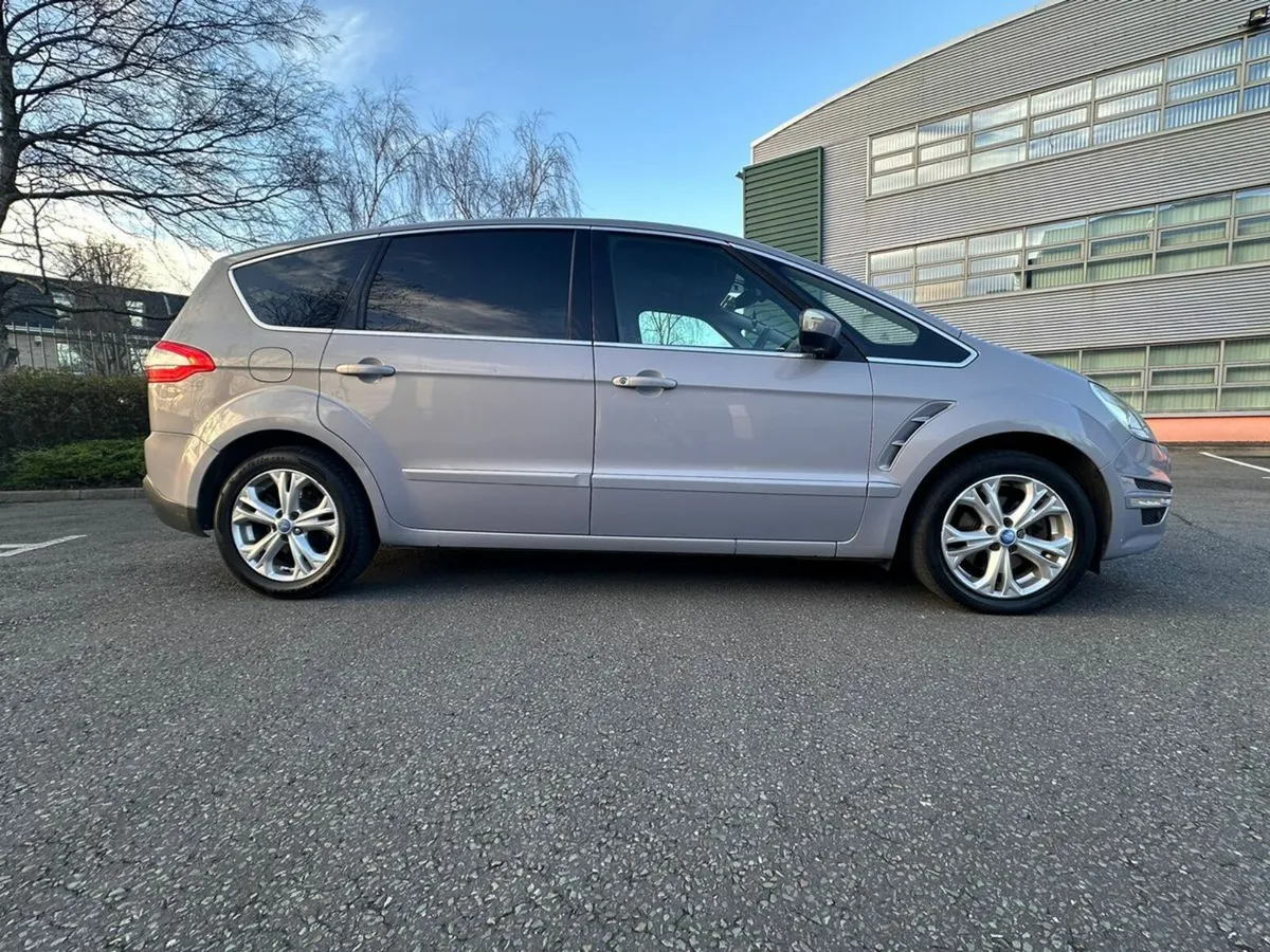 Ford S-Max 2011 - Image 2