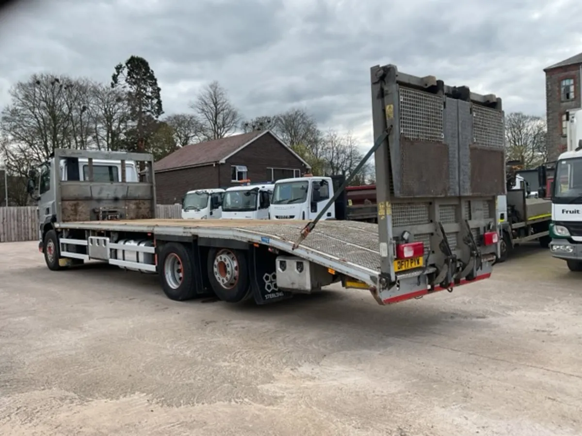 2017 DAF CF330 6x2 Rearlift Beavertail - Image 4