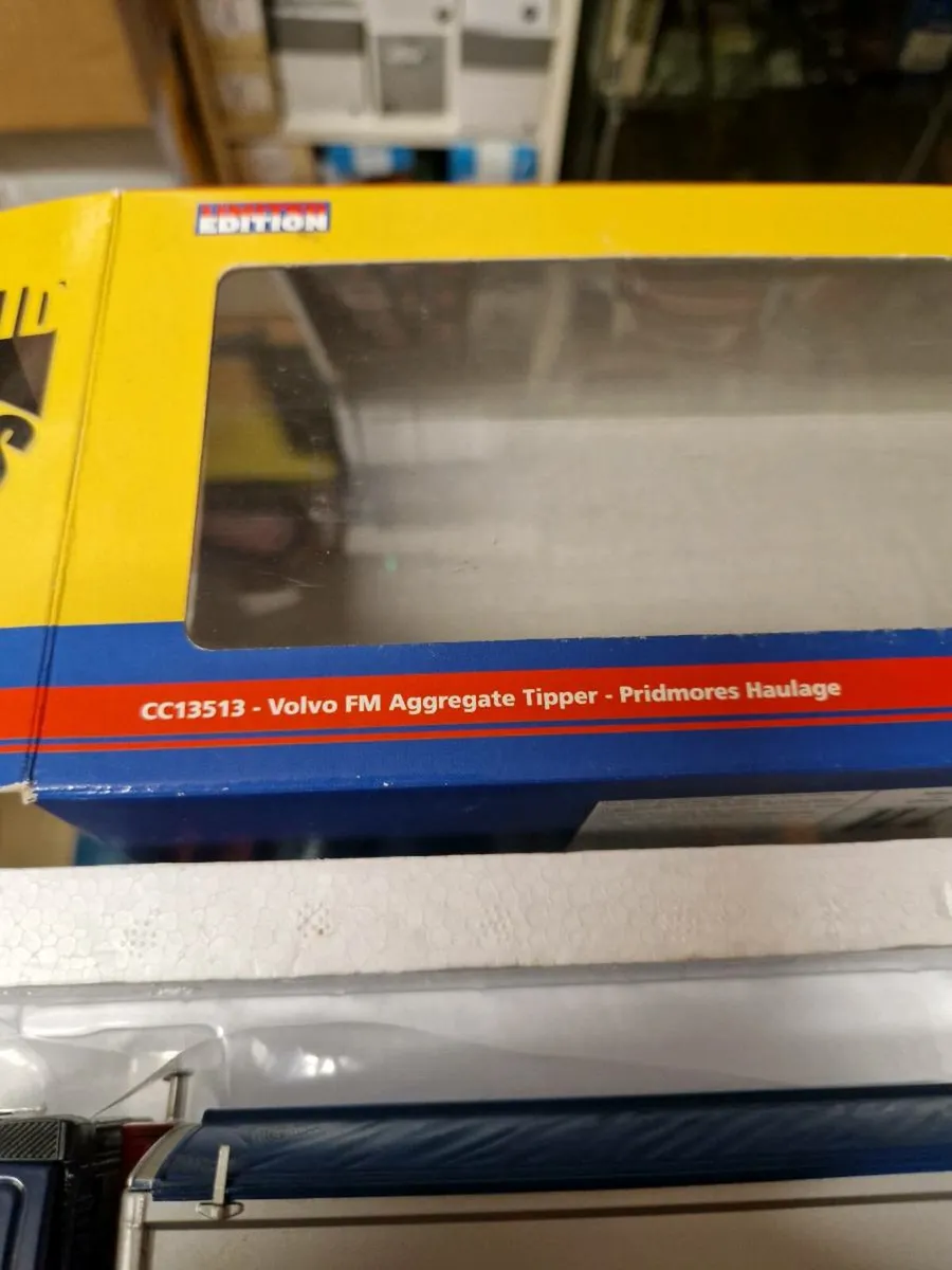 Corgi Volvo Tipper Truck - Image 3