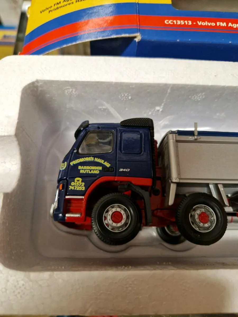 Corgi Volvo Tipper Truck - Image 4