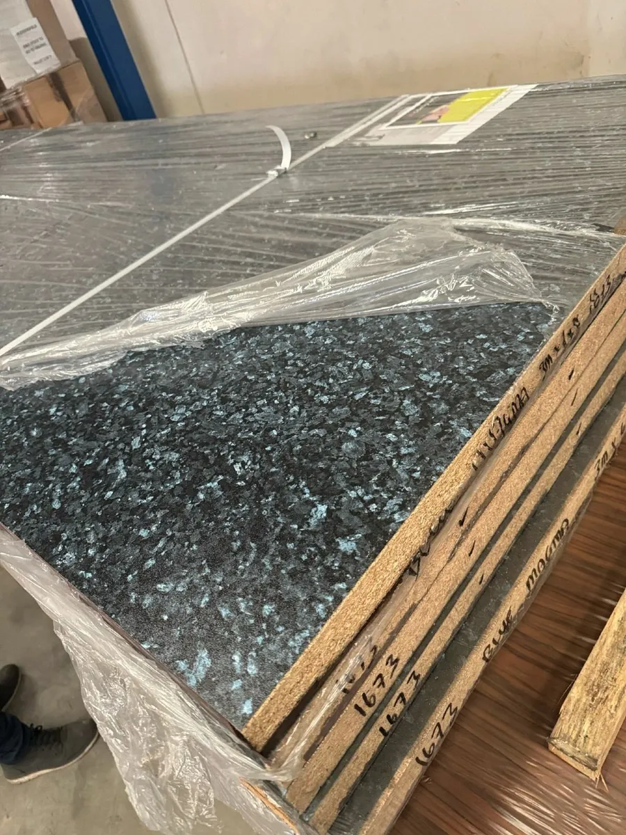 Blue magma 3m x 600 worktop - Image 1