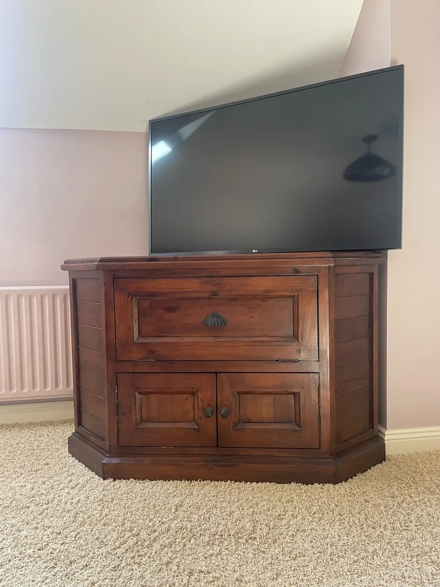 Corner Tv Unit