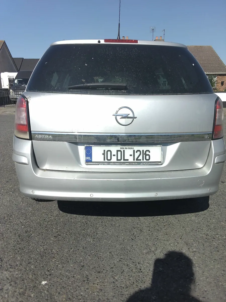 Opel Astra 2010 - Image 1