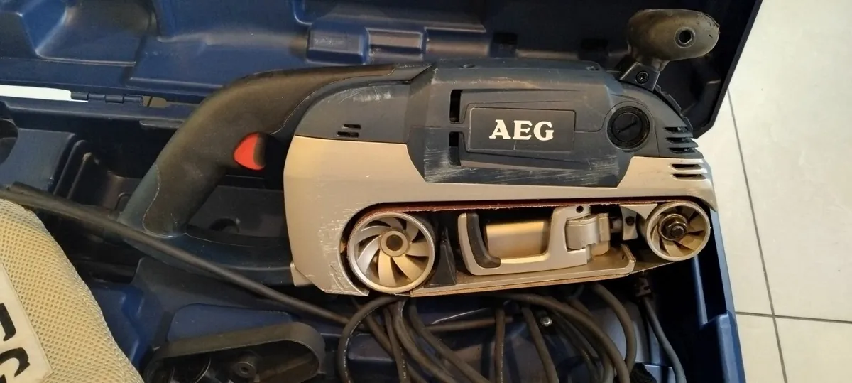 AEG HBS 1000 E Belt Sander 240v - Image 3
