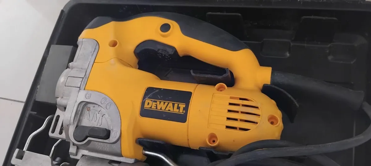 Dewalt DW331K-LX Variable Speed jigsaw 110v - Image 2