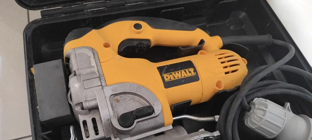 Dewalt DW331K-LX Variable Speed jigsaw 110v - Image 3