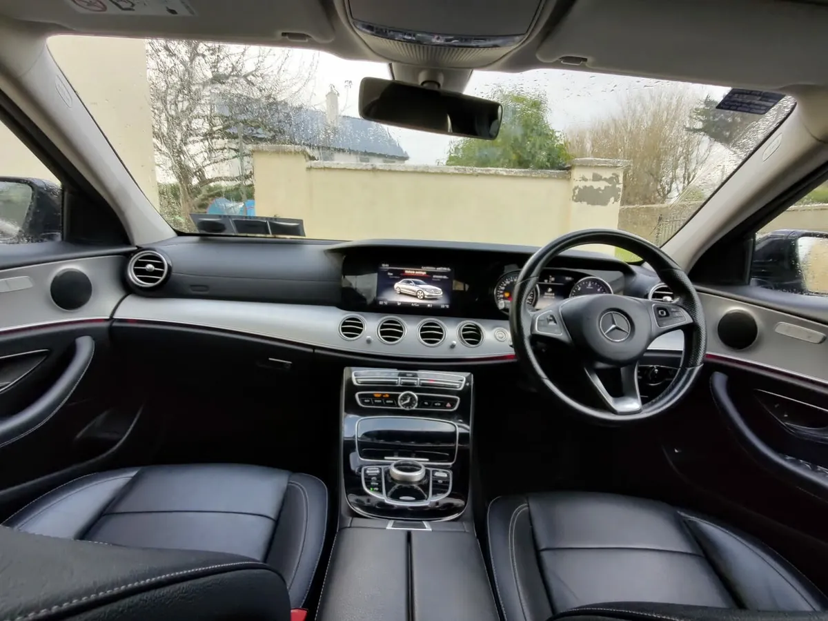 Mercedes E220 AUTOMATIC - Image 3
