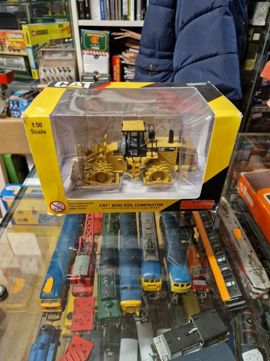 Corgi Norscot Caterpillar Soil Compactor 1.50 - Image 1