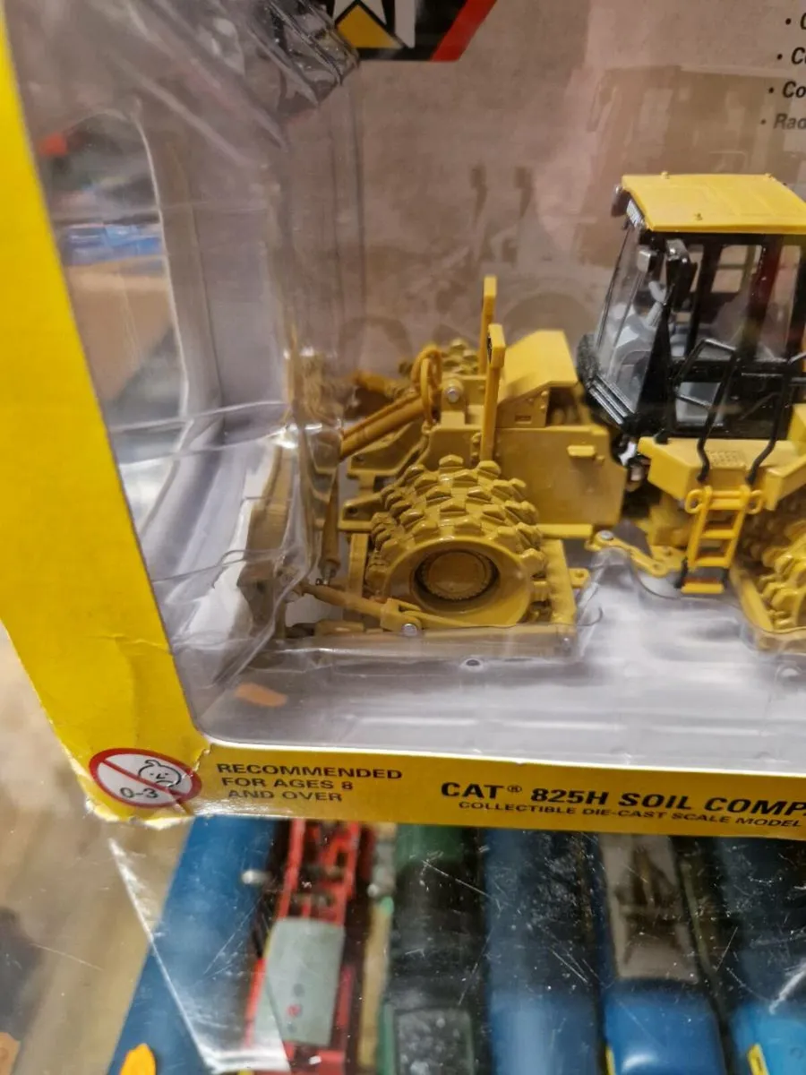 Corgi Norscot Caterpillar Soil Compactor 1.50 - Image 2