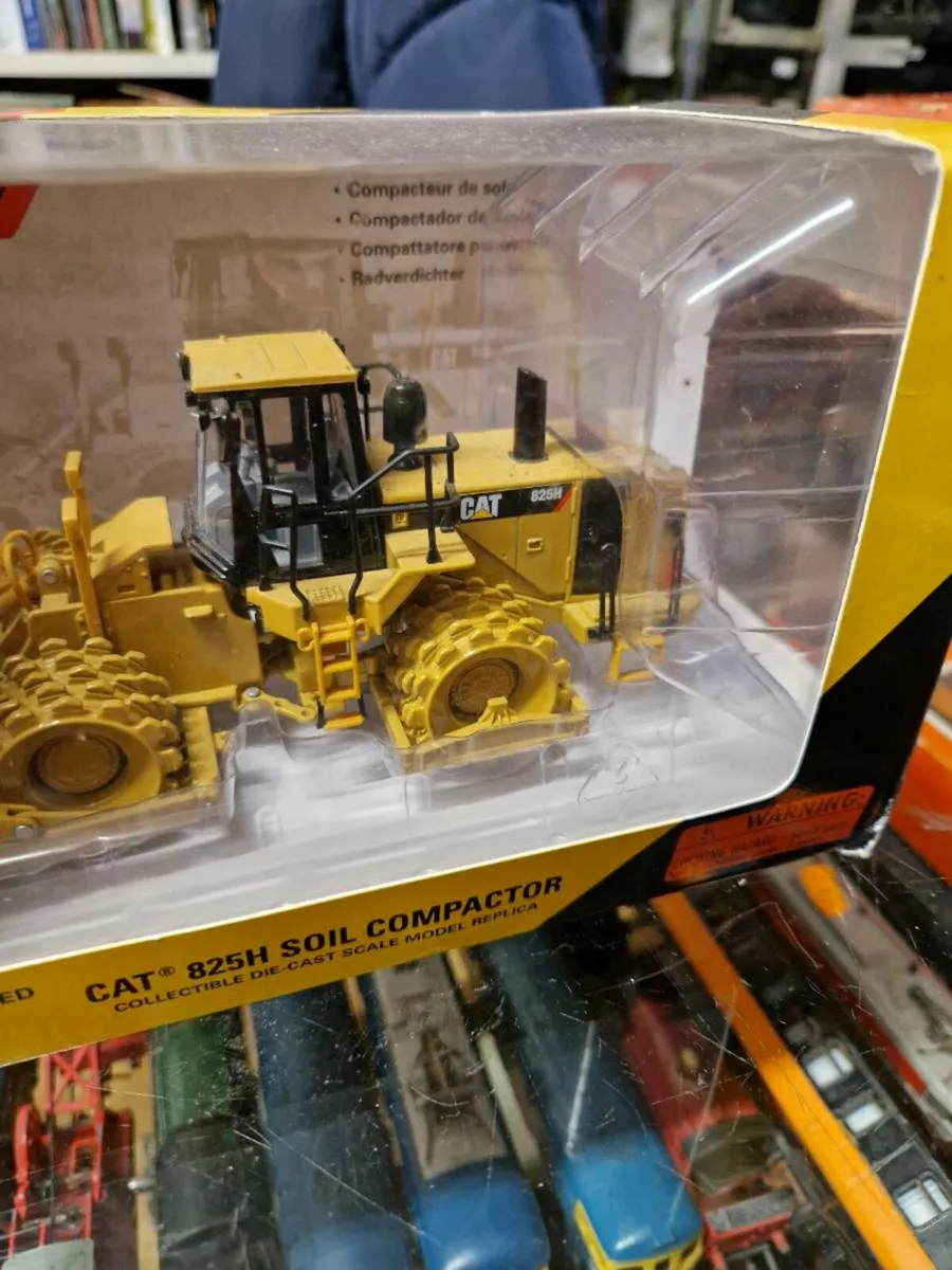 Corgi Norscot Caterpillar Soil Compactor 1.50 - Image 3