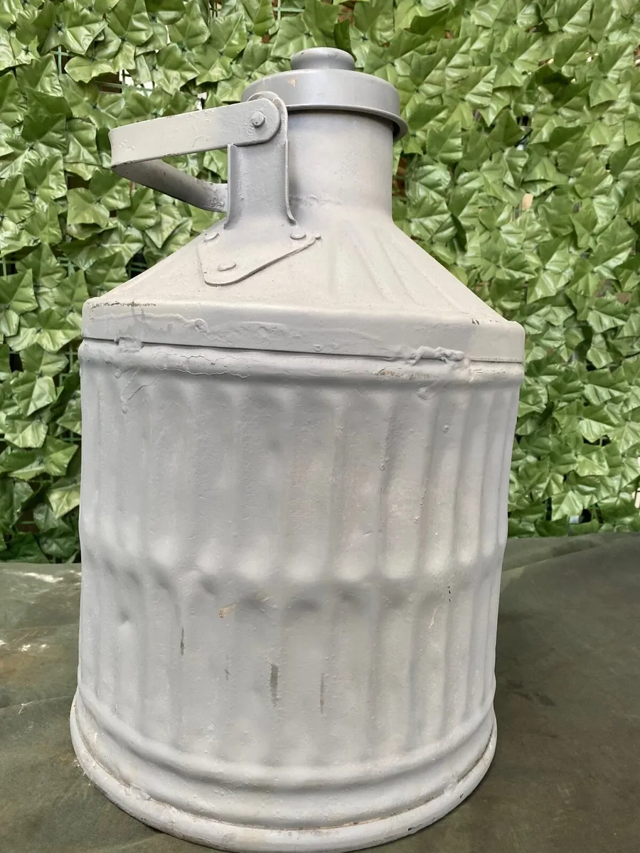 Milk churn garden feature - Image 1