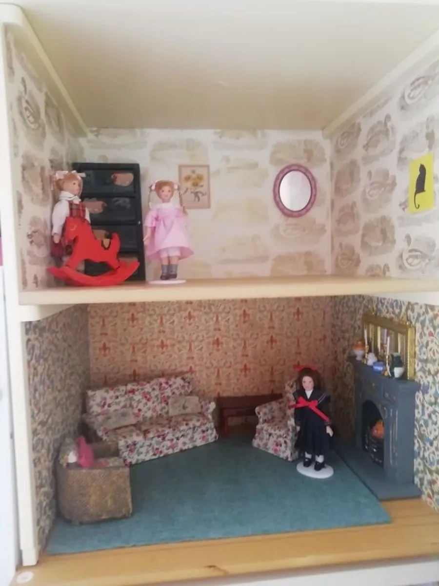 Beautiful Dolls House - Price  Further Reduced! - Image 3
