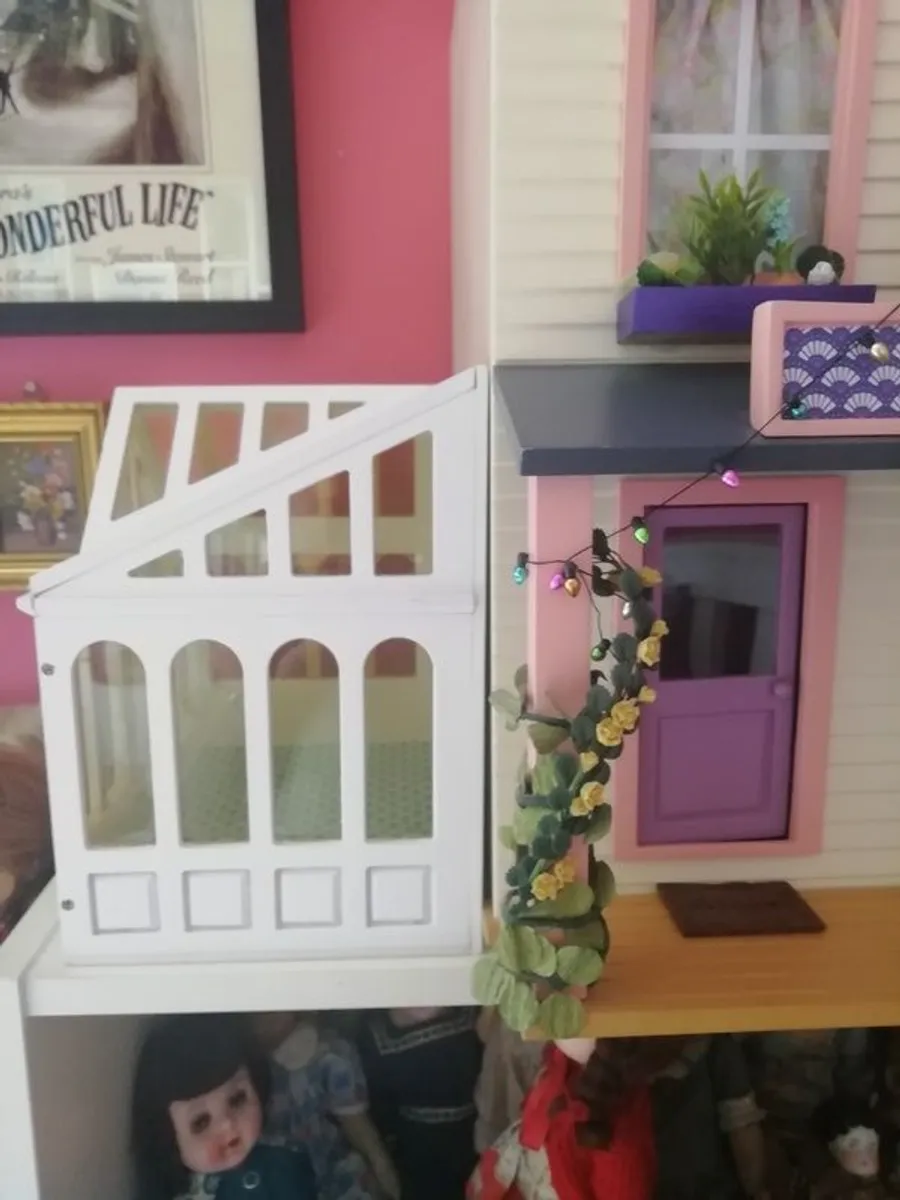 Beautiful Dolls House - Price  Further Reduced! - Image 4