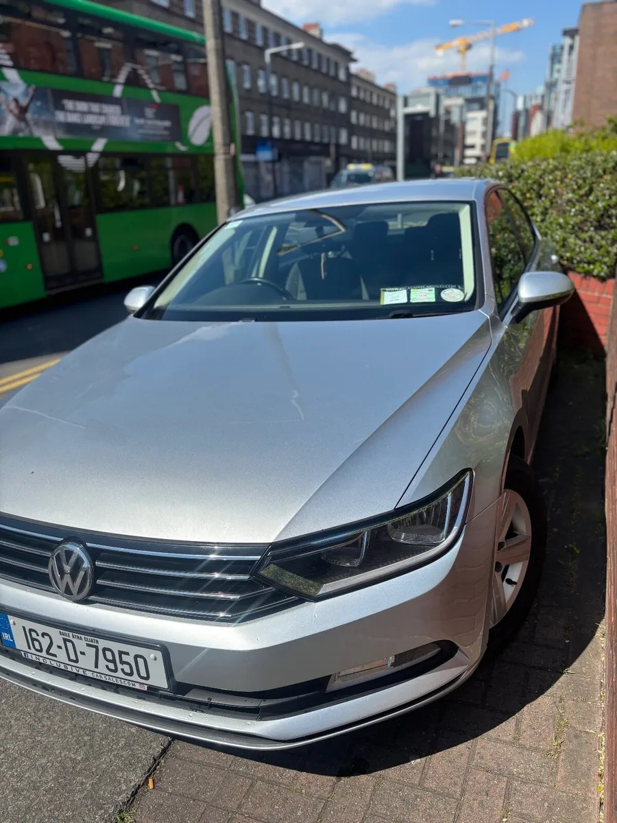 Volkswagen Passat 2016 - Image 2