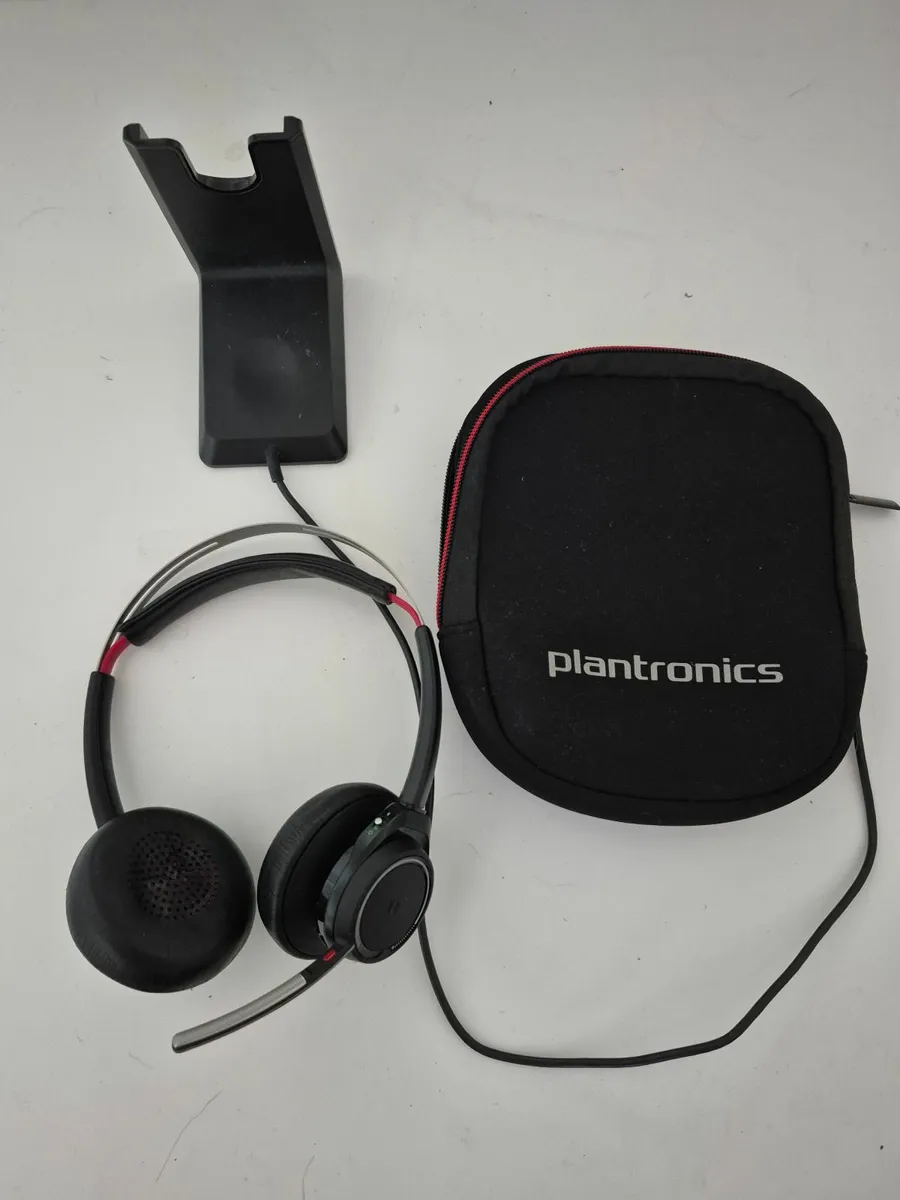 Plantronics PLT Voyager Focus UC Headset headphone - Image 1