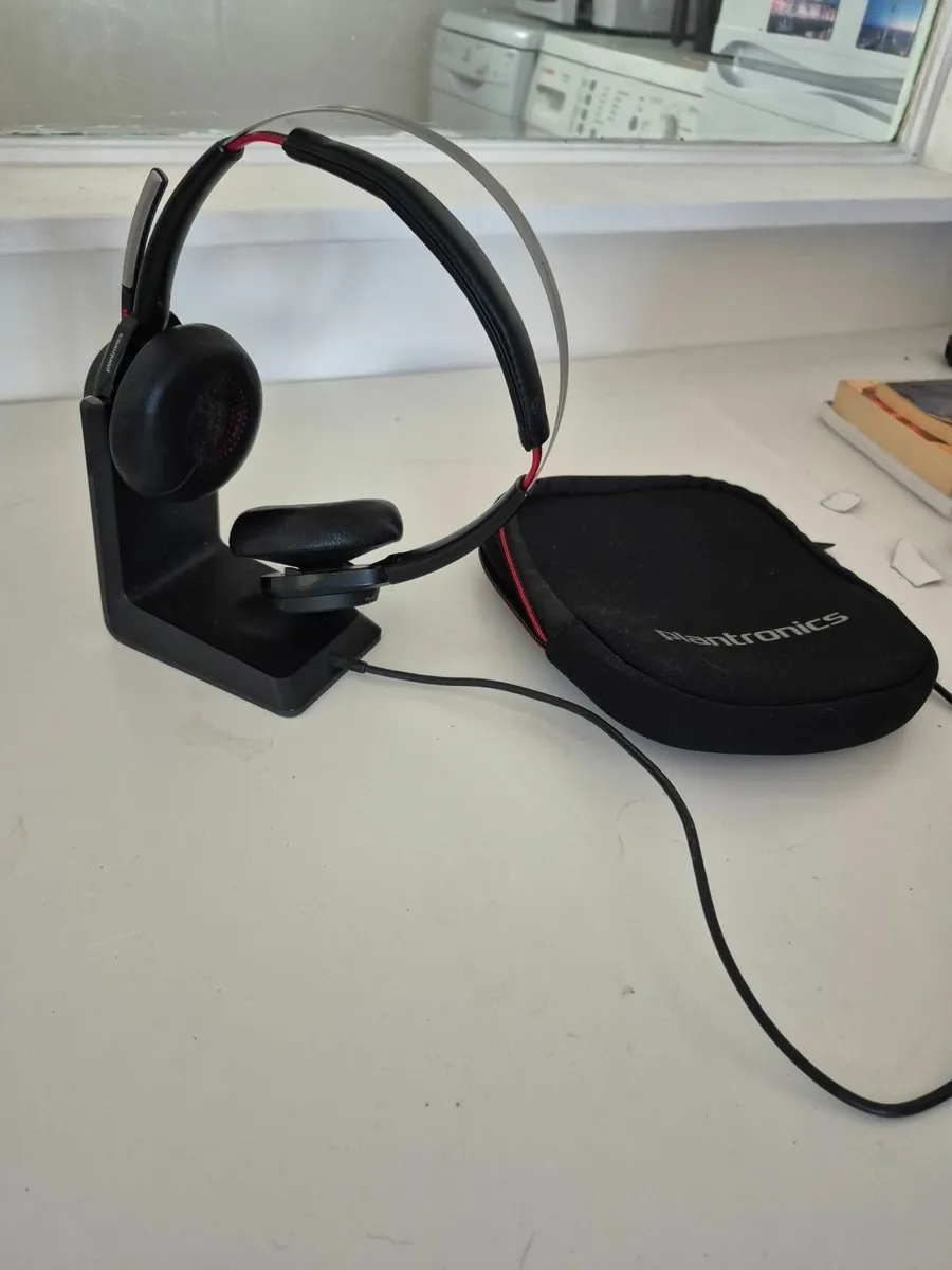 Plantronics PLT Voyager Focus UC Headset headphone - Image 3