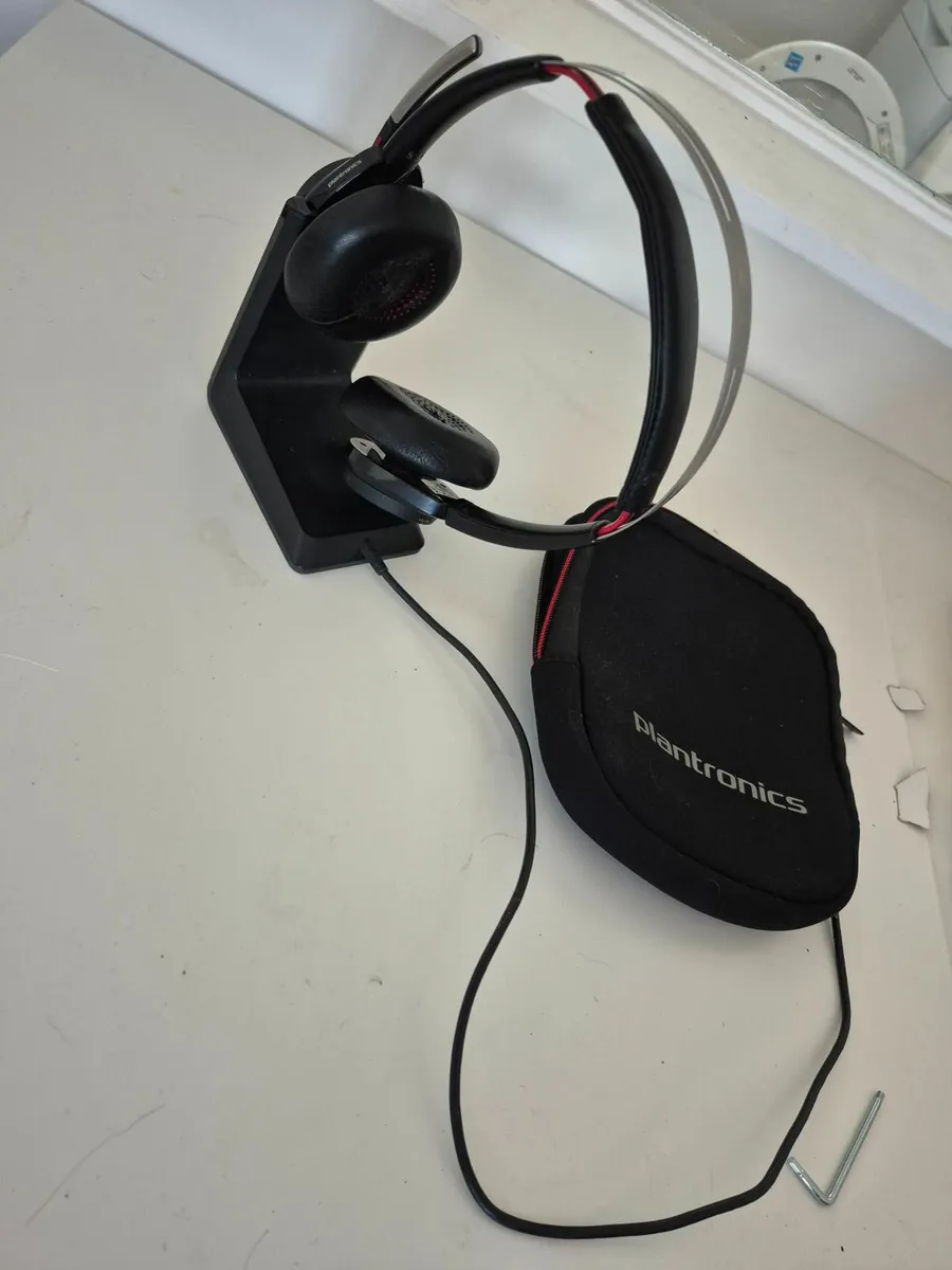 Plantronics PLT Voyager Focus UC Headset headphone - Image 4