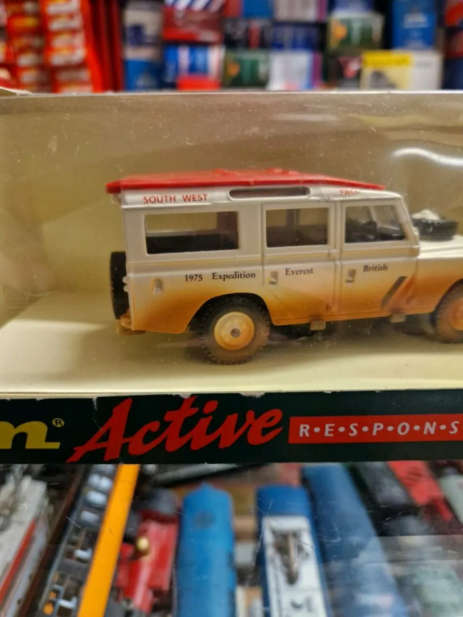 Corgi Solido Landrover - Image 2